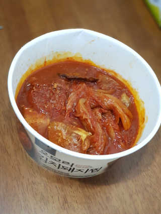 GS25 YOU US  오모리김치돼지찜 — 3.17점을 준 리뷰어가 2018년 3월 올린 사용 사진