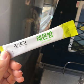 티젠 레몬밤 + 마이보틀 — 4.67점을 준 리뷰어가 2018년 7월 올린 사용 사진