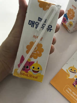 매일우유 멸균 매일우유 저지방 2프로 멸균 핑크퐁 에디션 6입 — 5점을 준 리뷰어가 2017년 12월 올린 사용 사진