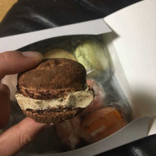 M카롱 반할만큼 달콤한 수제마카롱 — 1.67점을 준 리뷰어가 2018년 5월 올린 사용 사진