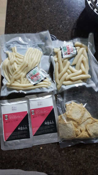 잠실맛집,홍코너떡볶이가우리집에[옛날맛,짜장맛옵션] — 5점을 준 리뷰어가 2019년 12월 올린 사용 사진
