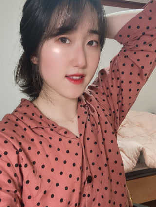 릴리바이레드 쥬시라이어 워터틴트 02 체리 크러쉬인 척 — 3.5점을 준 리뷰어가 2020년 3월 올린 사용 사진