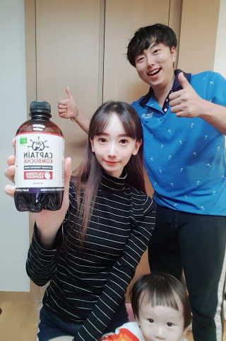 캡틴콤부차 캡틴 콤부차 라즈베리 2병 — 4.33점을 준 리뷰어가 2018년 10월 올린 사용 사진