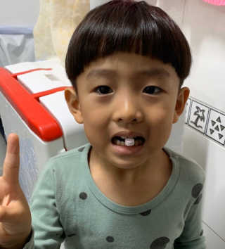 아르크앤씨엘 고체치약 1+1 — 5점을 준 리뷰어가 2019년 10월 올린 사용 사진