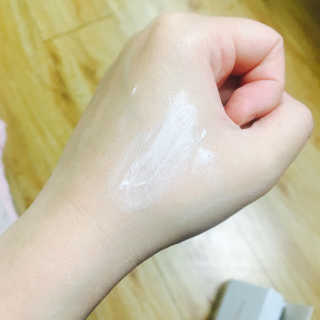 더메이런 에잇콤플렉스 워터드롭 화이트 크림 — 4점을 준 리뷰어가 2017년 3월 올린 사용 사진