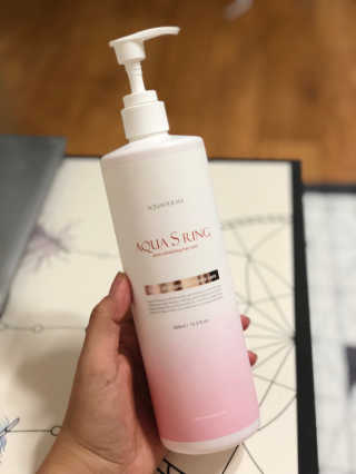 아쿠아큐링 아쿠아S링 퓨어리프레싱 헤어케어 500ml — 4.83점을 준 리뷰어가 2018년 8월 올린 사용 사진