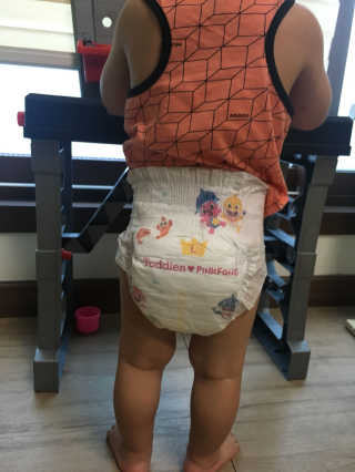LG생활건강 토디앙 핑크퐁 밴드형 기저귀 — 4.83점을 준 리뷰어가 2017년 7월 올린 사용 사진