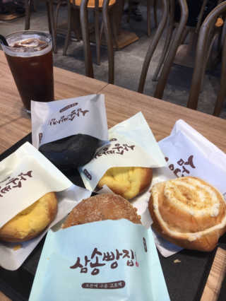 삼송빵집 부천점 [삼송빵집 부천역사점]삼송빵집 특별세트 — 5점을 준 리뷰어가 2019년 8월 올린 사용 사진