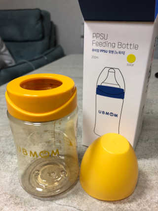 유비맘 PPSU 젖병 노꼭지_200ml_컬러 랜덤 발송 — 5점을 준 리뷰어가 2019년 12월 올린 사용 사진