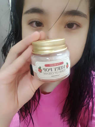 투시스터즈 아임레디 베리팝 톤업크림 — 2점을 준 리뷰어가 2017년 6월 올린 사용 사진