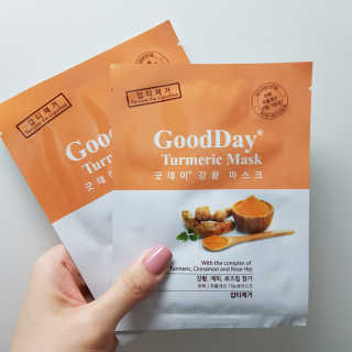 GoodDay Skincare GoodDay 강황 마스크 — 5점을 준 리뷰어가 2019년 5월 올린 사용 사진