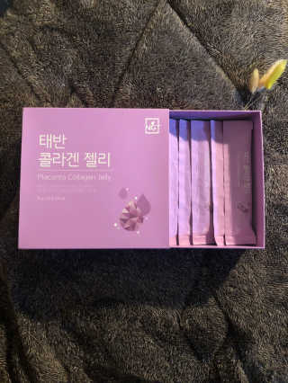네츄럴굿띵스 태반 콜라겐 젤리 15포 — 5점을 준 리뷰어가 2018년 11월 올린 사용 사진