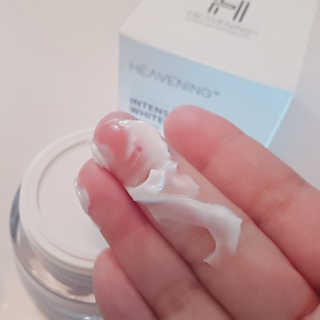 헤브닝 인텐시브 화이트닝크림 50ml — 4.67점을 준 리뷰어가 2018년 9월 올린 사용 사진