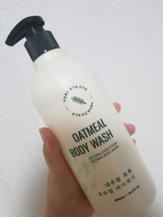 (주)에네스티 내추럴 촉촉  오트밀 바디워시 500ml — 5점을 준 리뷰어가 2019년 12월 올린 사용 사진