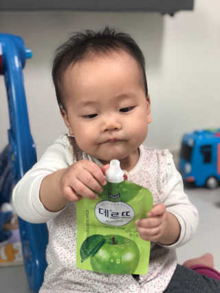 데르뜨 떠먹는 과일 3종, 짜먹는 과일 2종 총 10개 체험 — 5점을 준 리뷰어가 2020년 3월 올린 사용 사진