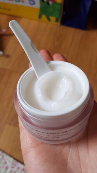 클라뷰 화이트 펄세이션 컴플리티드 리바이탈라이징 펄 아이크림 — 5점을 준 리뷰어가 2016년 10월 올린 사용 사진