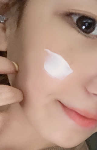 지고트 화이트닝 액티베이티드 크림 100g — 3점을 준 리뷰어가 2019년 7월 올린 사용 사진