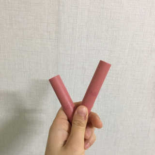 [블랙루즈] 로즈 벨벳 립스틱 택1+랜덤1 — 5점을 준 리뷰어가 2019년 1월 올린 사용 사진