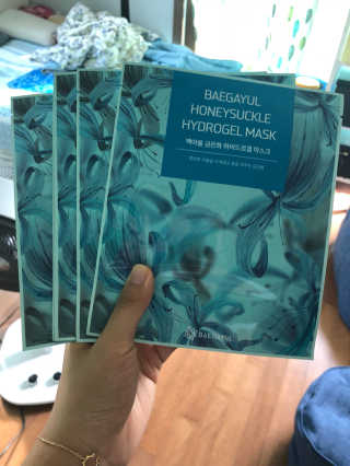 백아율 금은화 하이드로겔 마스크 — 4.33점을 준 리뷰어가 2018년 8월 올린 사용 사진