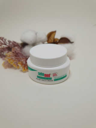 세바메드 우레아 수분폭탄크림 50ml — 4.5점을 준 리뷰어가 2019년 11월 올린 사용 사진