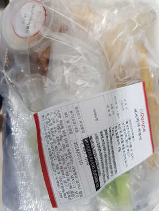 식스레시피 마라떡볶이 쿠킹박스 2인분 — 4점을 준 리뷰어가 2019년 7월 올린 사용 사진