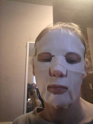 아이뽀 모든 피부 타입을위한 AIPPO Expert Hydrating Mask — 4.33점을 준 리뷰어가 2018년 3월 올린 사용 사진