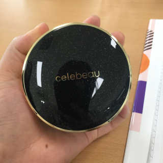 셀레뷰 블랙 세럼 팩트 — 4.33점을 준 리뷰어가 2017년 9월 올린 사용 사진