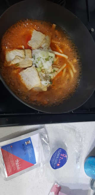 [홍코너떡볶이]옛날떡볶이 인기맛 4팩세트 — 5점을 준 리뷰어가 2019년 11월 올린 사용 사진