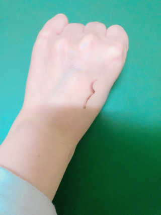 아미니 릴렉싱 페이셜 클렌징 오일 — 2.5점을 준 리뷰어가 2019년 1월 올린 사용 사진