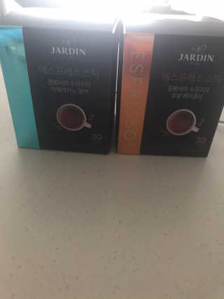 (주)쟈뎅 쟈뎅 에스프레소 스틱 [블랙+헤이즐넛 set] — 3점을 준 리뷰어가 2020년 3월 올린 사용 사진