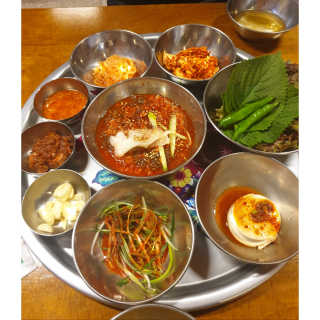 [동네맛집족발] 4개 족발 중 택1 — 5점을 준 리뷰어가 2020년 2월 올린 사용 사진