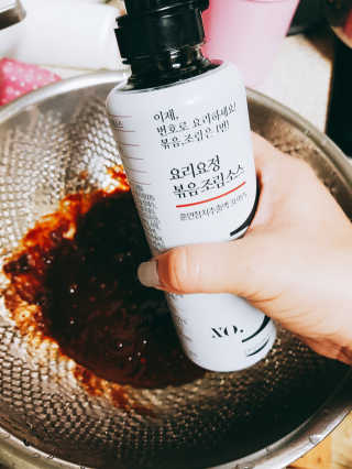 요요랩 요리요정 NO.1 볶음조림소스 420ml — 5점을 준 리뷰어가 2019년 10월 올린 사용 사진