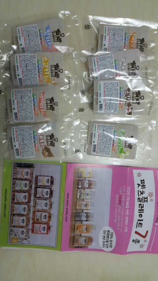 펫츠플레이트 동결건조간식 기호성 테스트 8종 — 5점을 준 리뷰어가 2018년 6월 올린 사용 사진