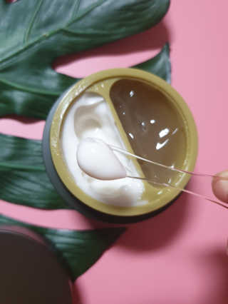 토니모리 프롬 강화 맑은 약쑥 두 겹 진정 크림 — 5점을 준 리뷰어가 2019년 9월 올린 사용 사진