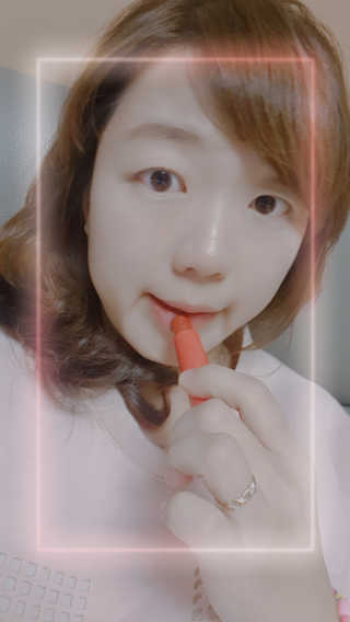 블리스텍스 립 릴리프 크림 립밤, 립 바이브런스 립밤 — 5점을 준 리뷰어가 2018년 11월 올린 사용 사진