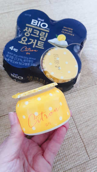 [매일 바이오] 생크림요거트 플레인 12개 + 유자 12개 — 5점을 준 리뷰어가 2019년 6월 올린 사용 사진