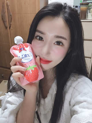 데르뜨 떠먹는 과일 3종, 짜먹는 과일 2종 총 10개 체험 — 4.5점을 준 리뷰어가 2020년 3월 올린 사용 사진