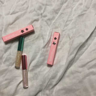 [블랙루즈] 펄블리 아이 글리터 2종 — 5점을 준 리뷰어가 2019년 1월 올린 사용 사진