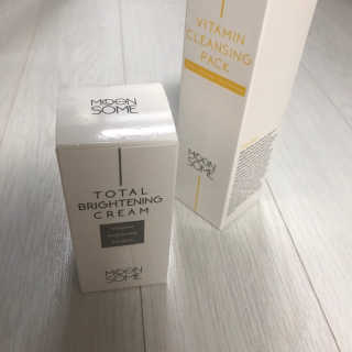 MOONSOME 문썸 토탈 브라이트닝 크림 50ml — 4.5점을 준 리뷰어가 2019년 3월 올린 사용 사진