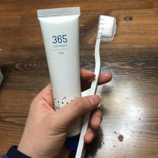 심플리스트 365치약+365칫솔 — 4.5점을 준 리뷰어가 2018년 4월 올린 사용 사진