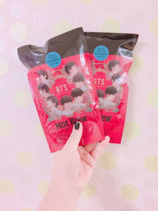 한국야쿠르트 콜드브루, 핫브루 BTS 일러스트 — 5점을 준 리뷰어가 2018년 11월 올린 사용 사진