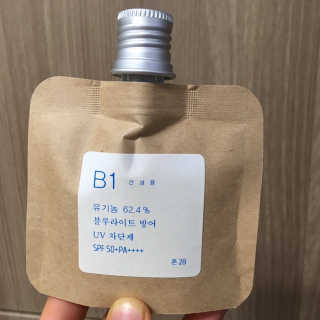 톤28 유기농 블루라이트 방어 UV 차단거리 건성용 B1 — 4.5점을 준 리뷰어가 2019년 5월 올린 사용 사진
