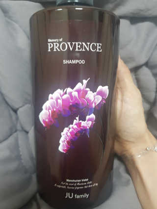프로방스 바이올렛 퍼퓸 샴푸 1000ml 업그레이드 — 4점을 준 리뷰어가 2019년 6월 올린 사용 사진