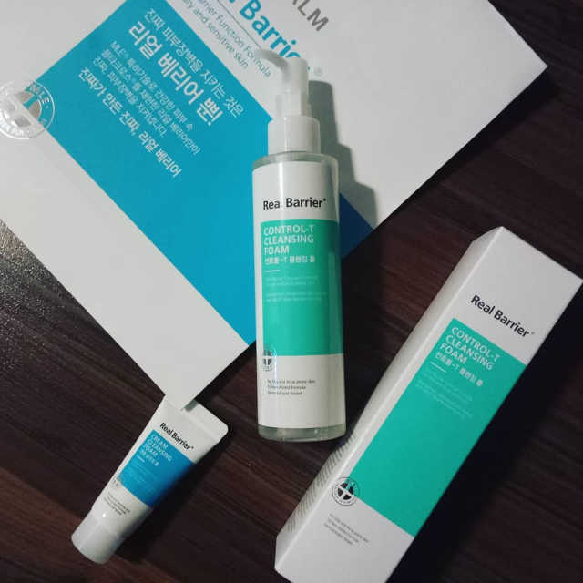 리얼 배리어 컨트롤-T 클렌징 폼 리뷰 사진