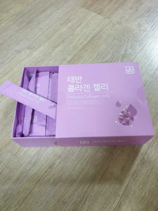 네츄럴굿띵스 태반 콜라겐 젤리 15포 — 5점을 준 리뷰어가 2018년 11월 올린 사용 사진