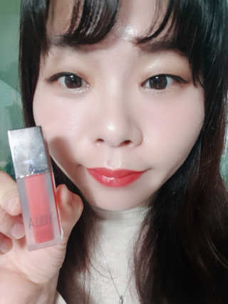 율라코스메틱 율라 플럼핑틴트 — 4점을 준 리뷰어가 2019년 12월 올린 사용 사진