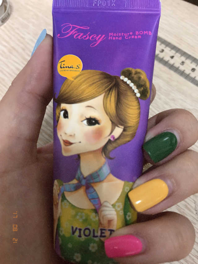 수분폭탄 핸드크림 리뷰 사진