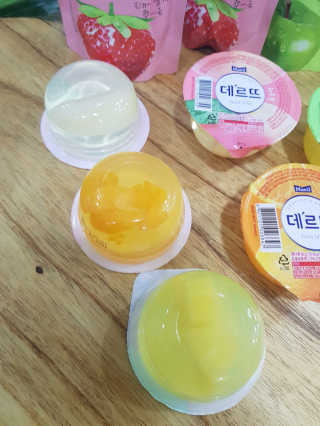 데르뜨 떠먹는 과일 3종, 짜먹는 과일 2종 총 10개 체험 — 5점을 준 리뷰어가 2020년 3월 올린 사용 사진