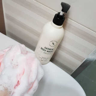 (주)에네스티 내추럴 촉촉  오트밀 바디워시 500ml — 5점을 준 리뷰어가 2019년 8월 올린 사용 사진