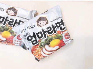 라면 그대로가 제일 맛있는 더엄마라면 — 4점을 준 리뷰어가 2019년 7월 올린 사용 사진